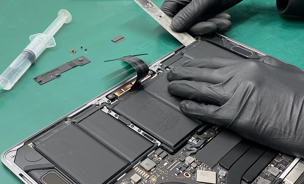 MacBook Air Batarya Değişimi